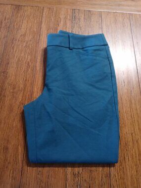 LOFT Julie riviera cropped pants (sz6)